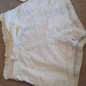 ⭐️NEW⭐️Ivory Eyelet shorts